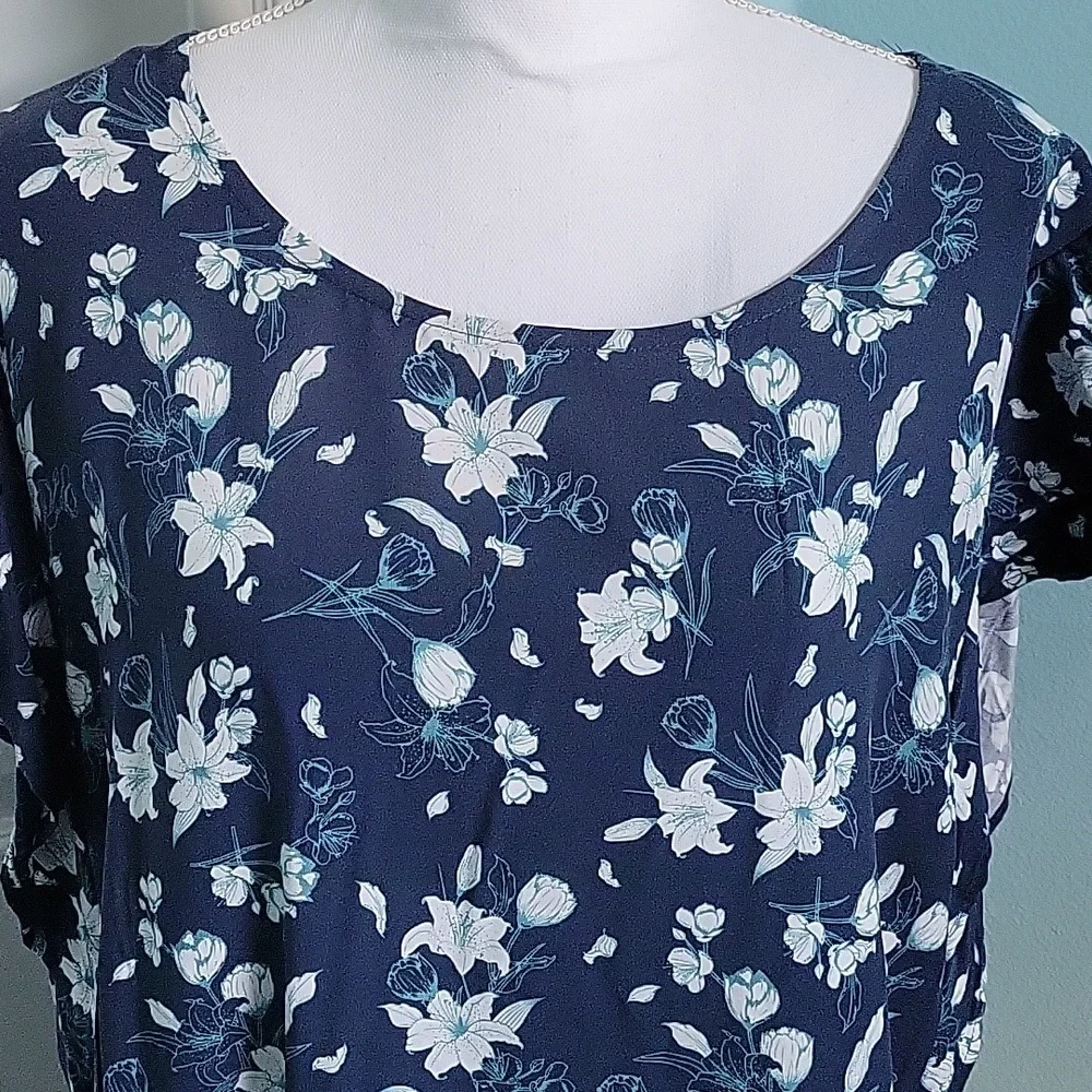 Blue Floral Top - Picture 2 of 4